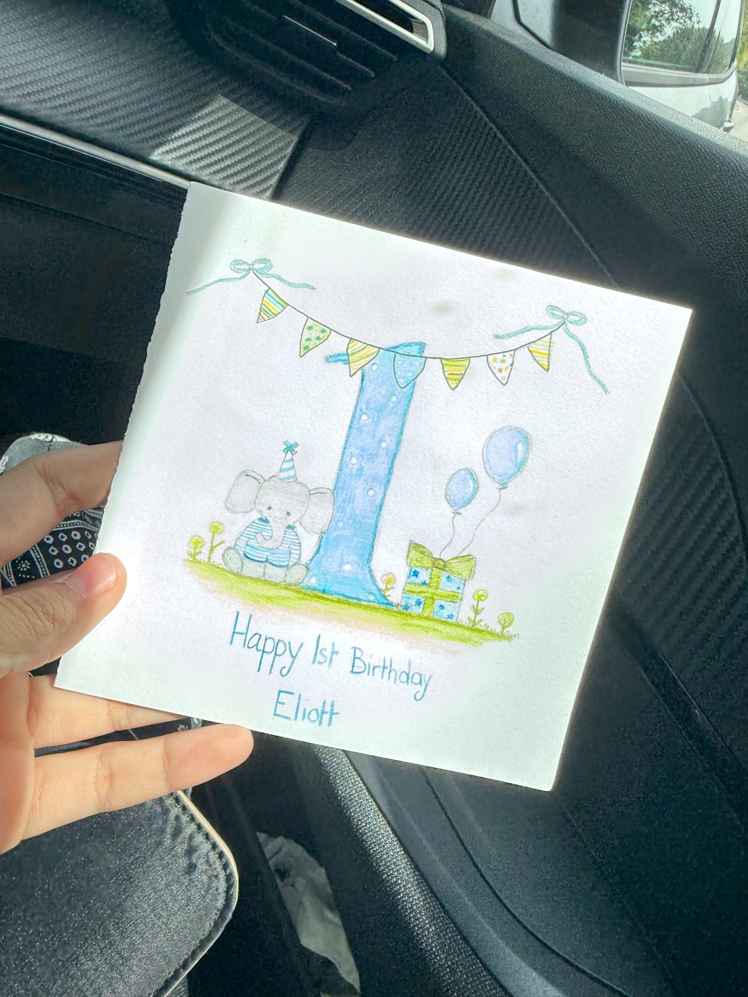 Carte anniversaire avec éléphant et ballons